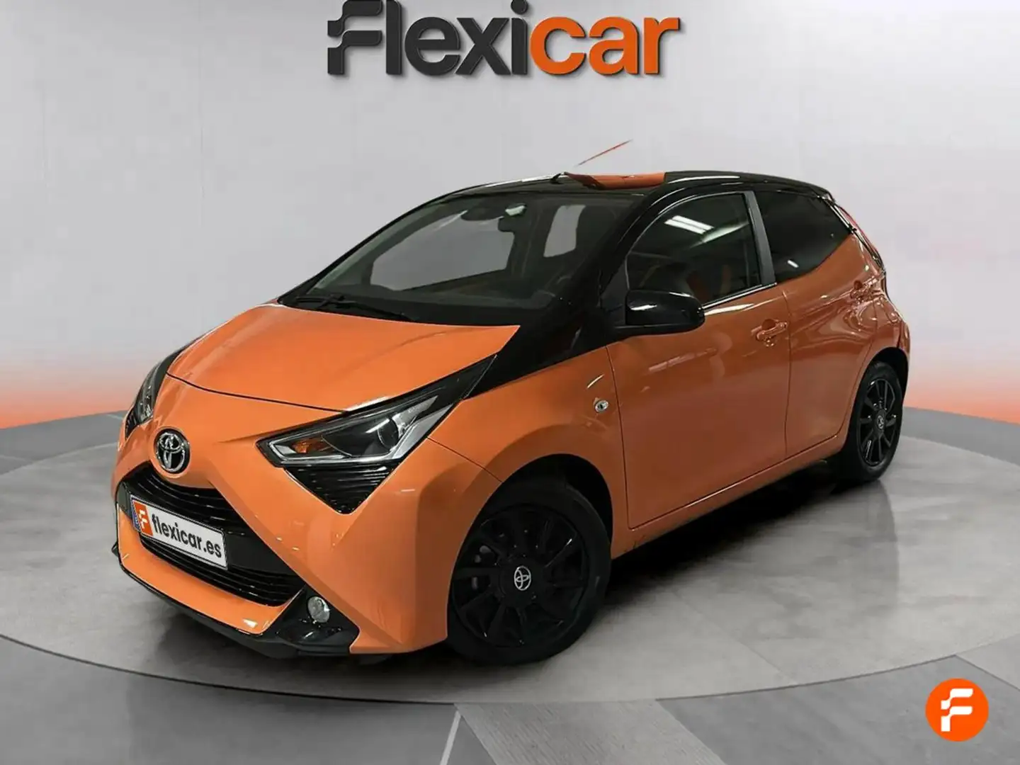 Toyota Aygo 1.0 70 x-cite Naranja - 2