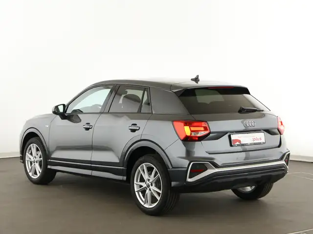 Audi Q2 view 5
