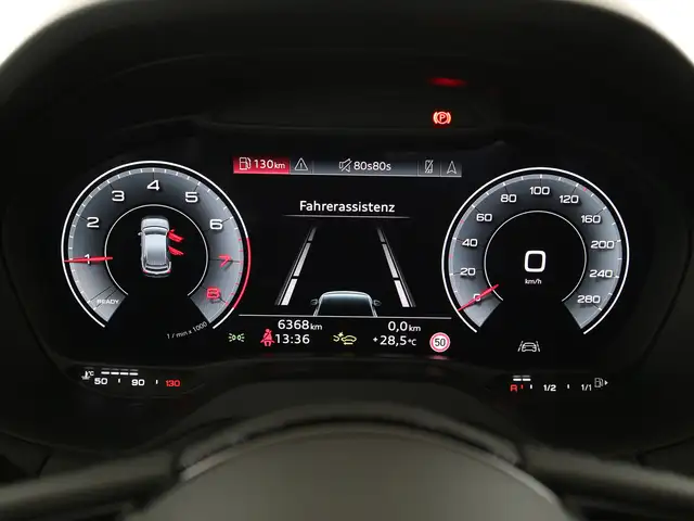 Audi Q2 view 12