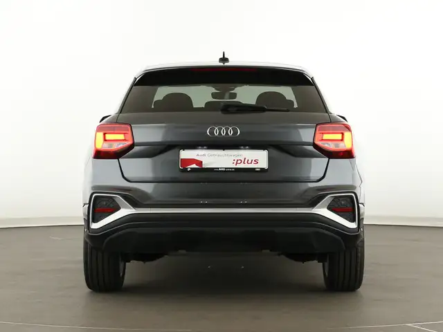 Audi Q2 view 6