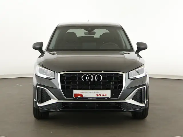Audi Q2 view 3