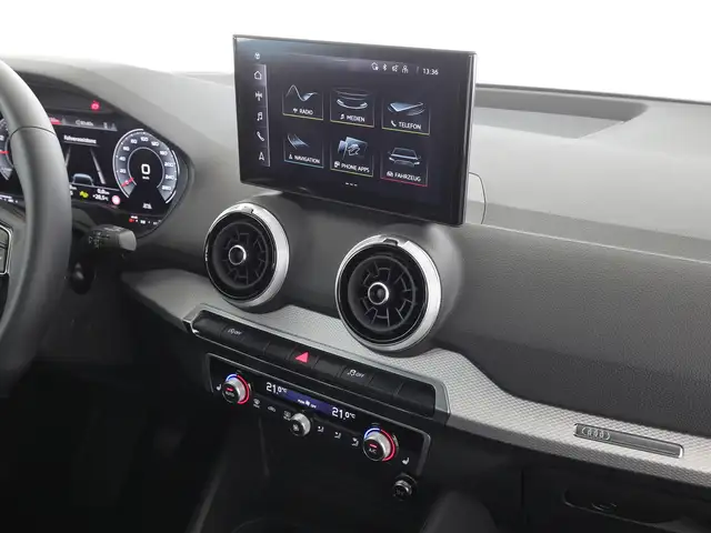 Audi Q2 view 13