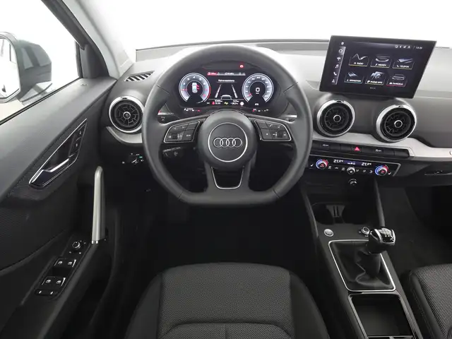 Audi Q2 view 10