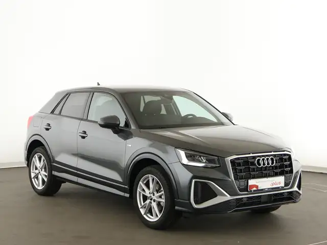 Audi Q2 view 9
