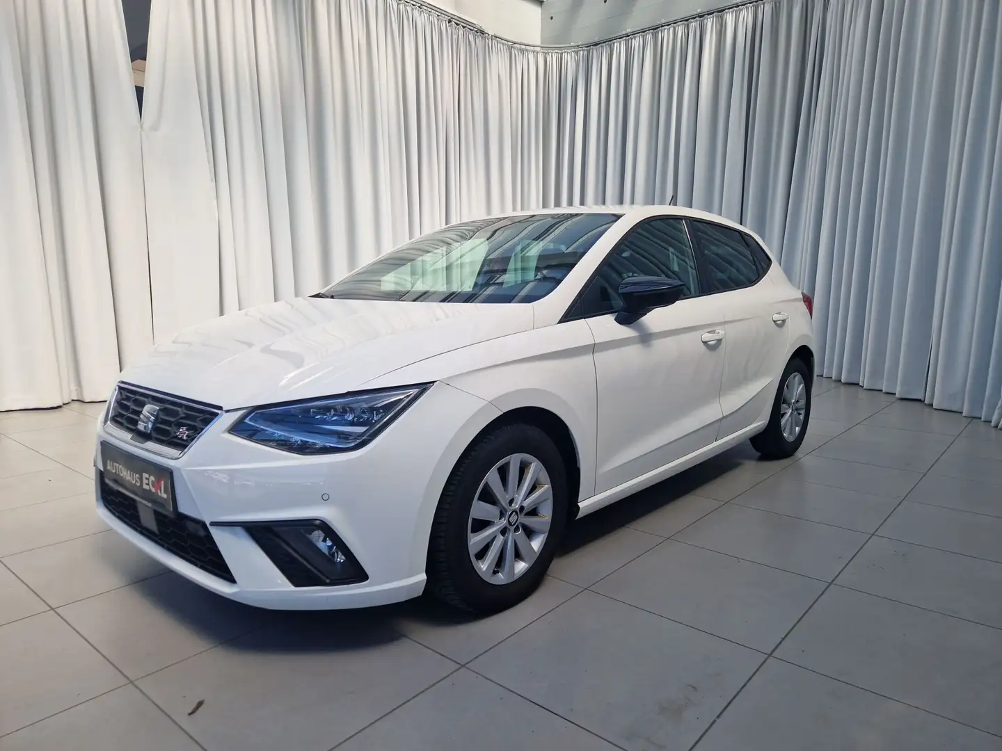 SEAT Ibiza Weiß - 2