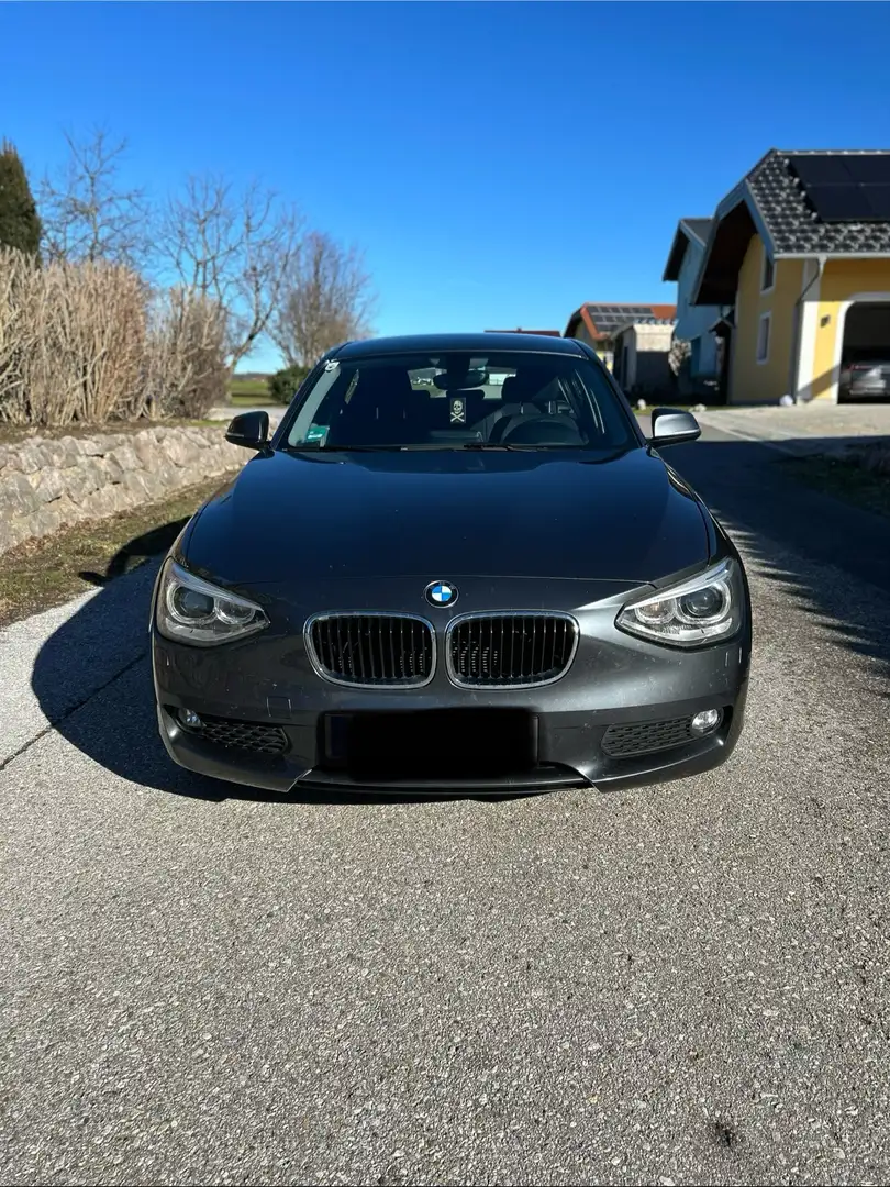 BMW 114 114i Grau - 1