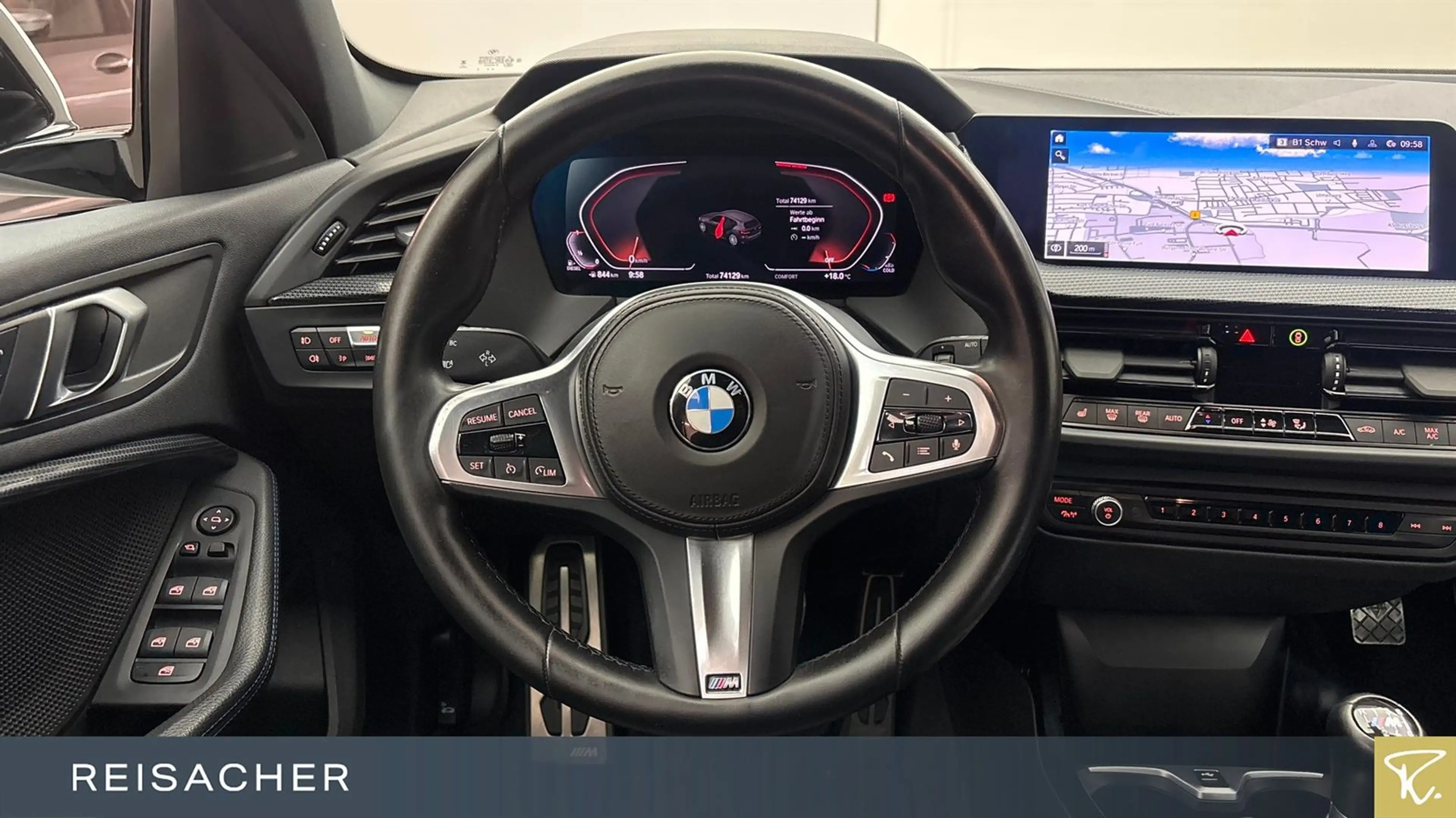 BMW 118 d M-Sport AHK LM18" RFK LCProf — photo 5