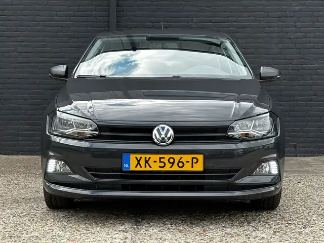Volkswagen Polo view 3