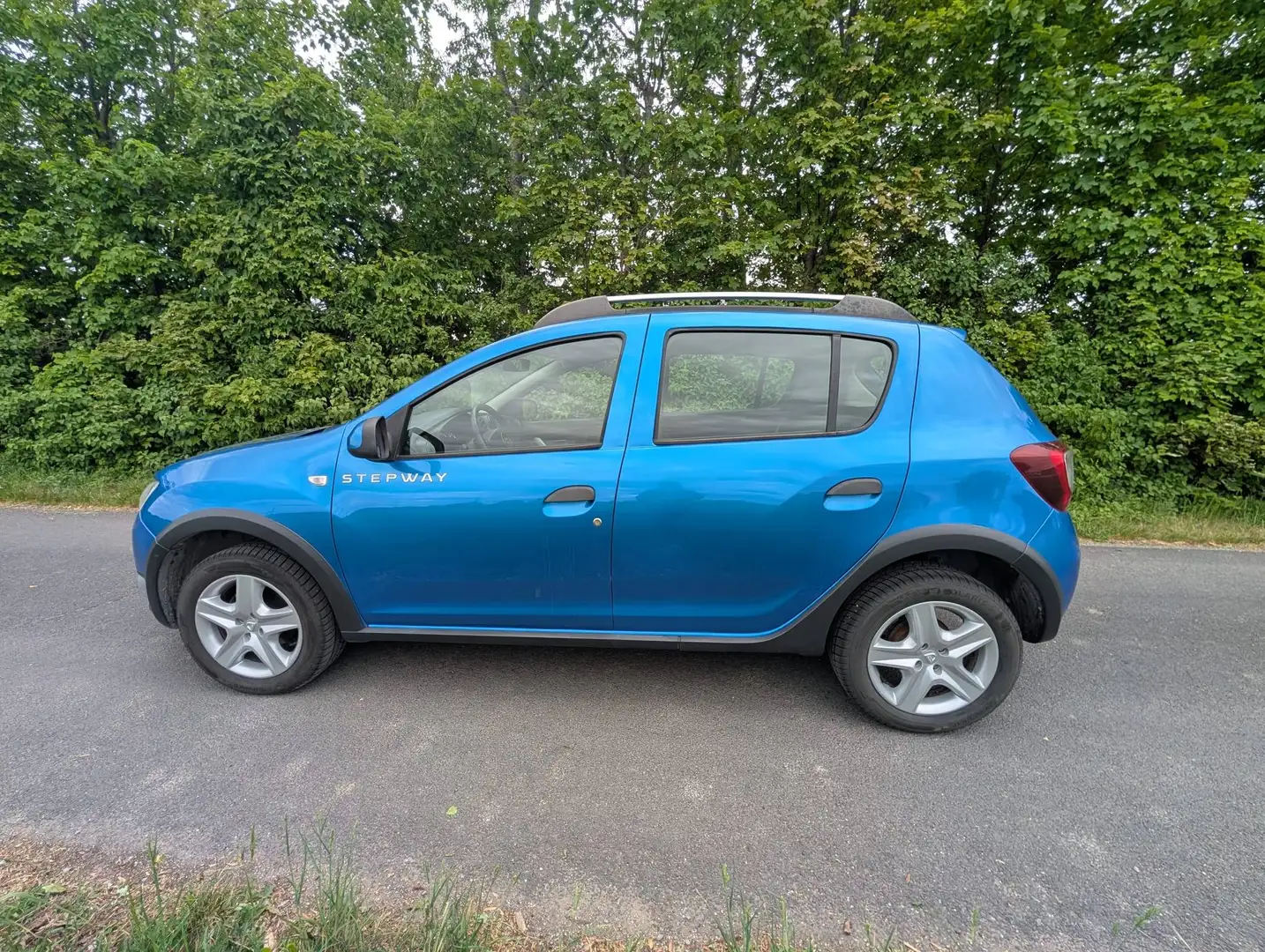 Dacia Sandero Sandero Stepway TCe 90 Blau - 2