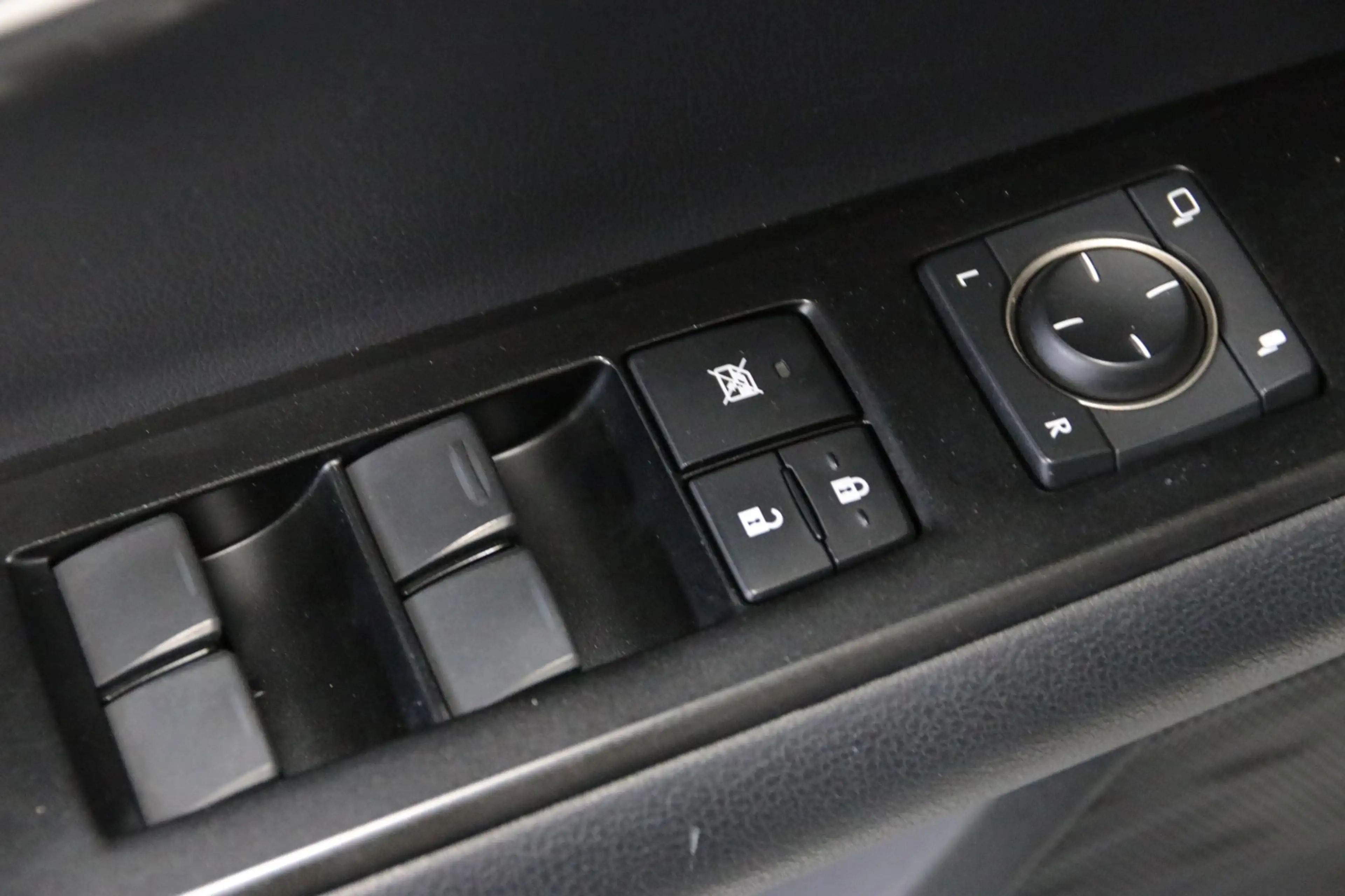 Lexus UX 250h AWD Executive Line — photo 18