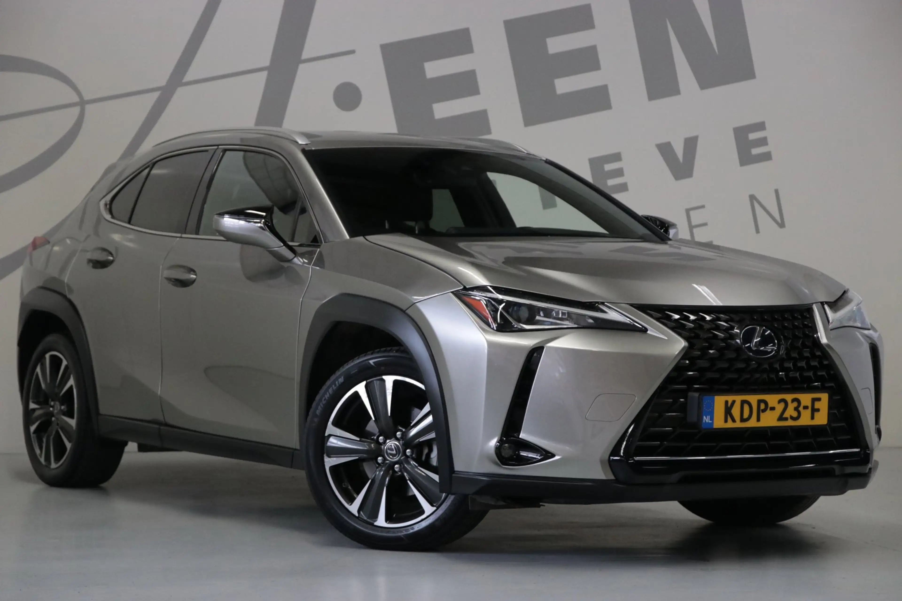 Lexus UX 250h AWD Executive Line — photo 3
