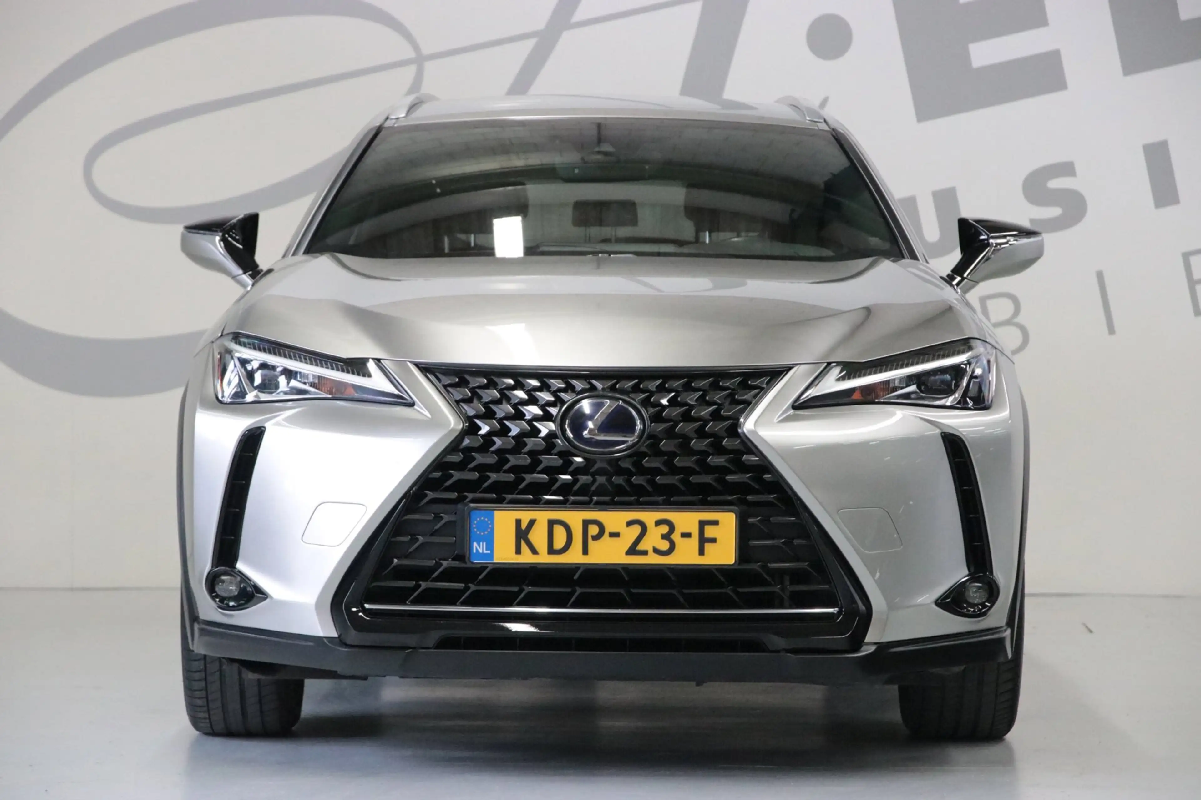 Lexus UX 250h AWD Executive Line — photo 2