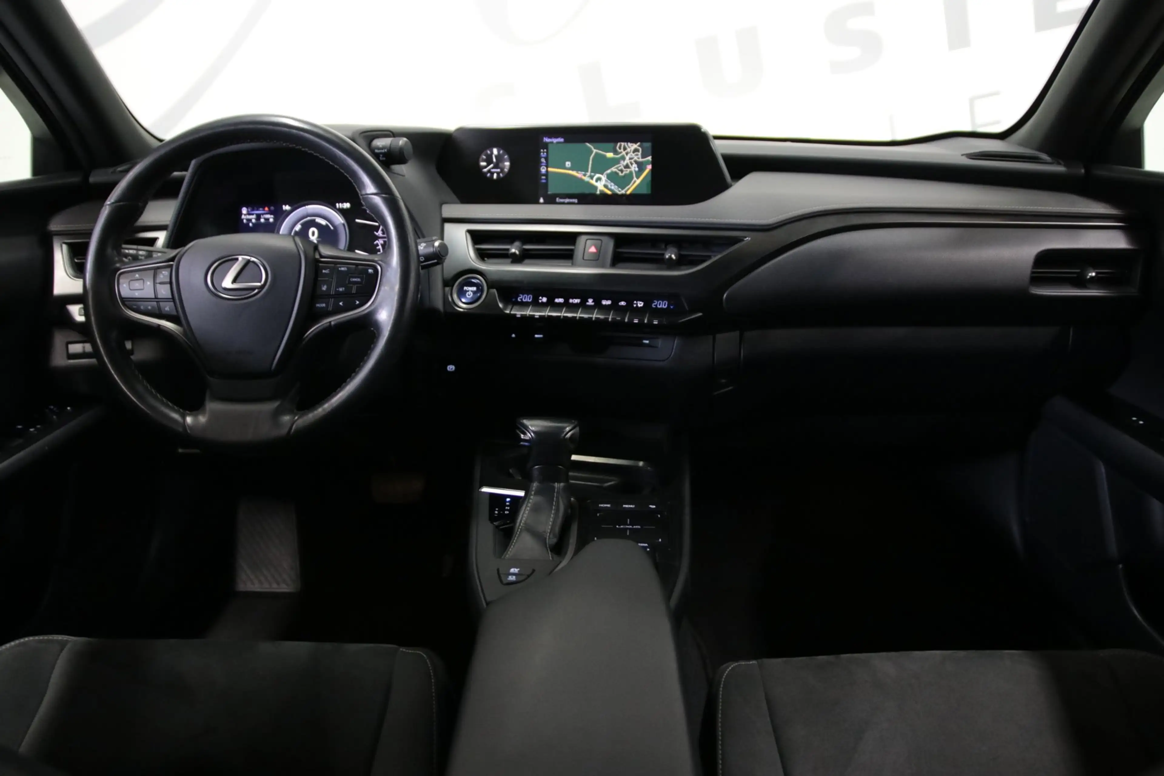 Lexus UX 250h AWD Executive Line — photo 8