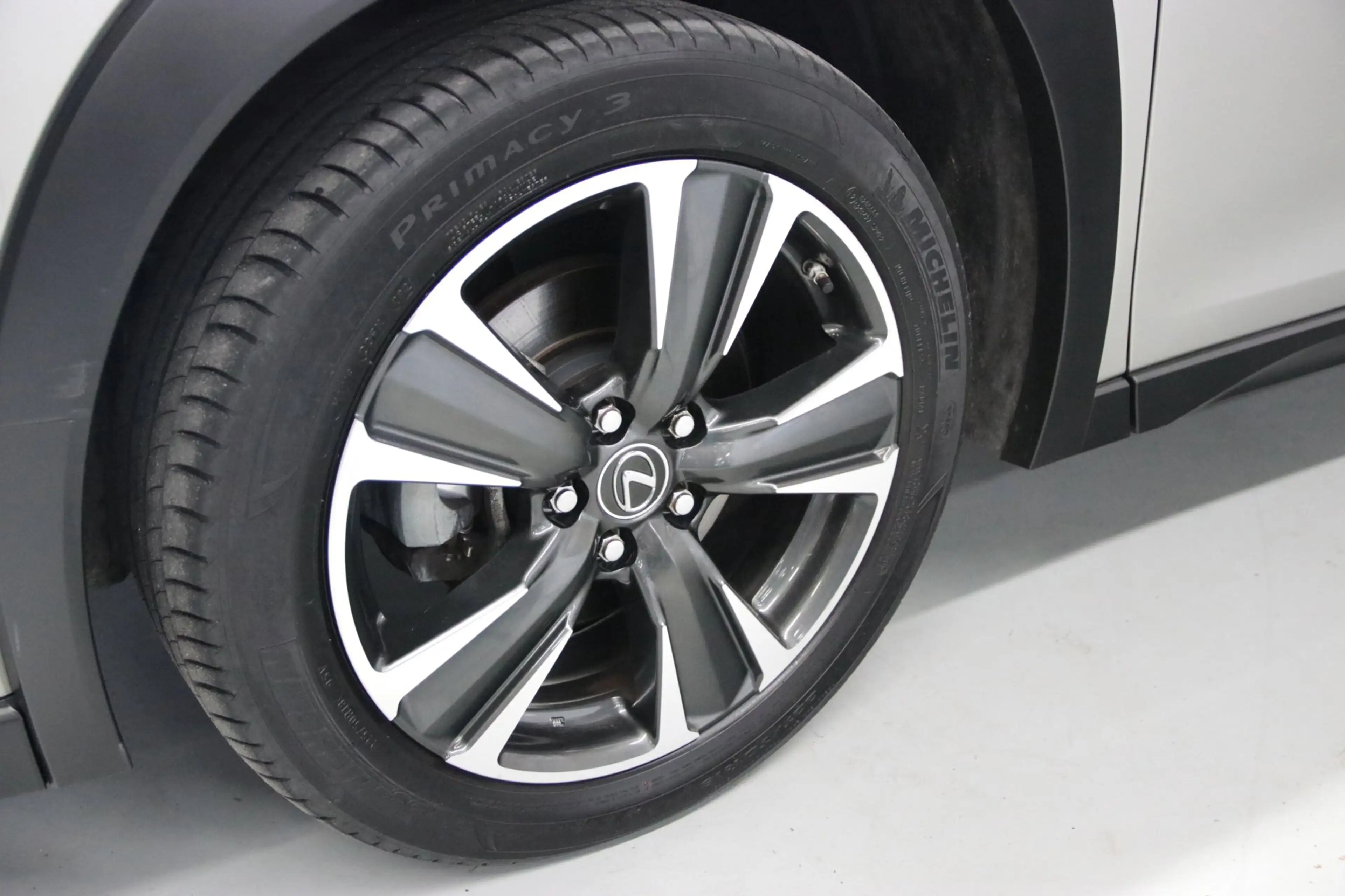 Lexus UX 250h AWD Executive Line — photo 4