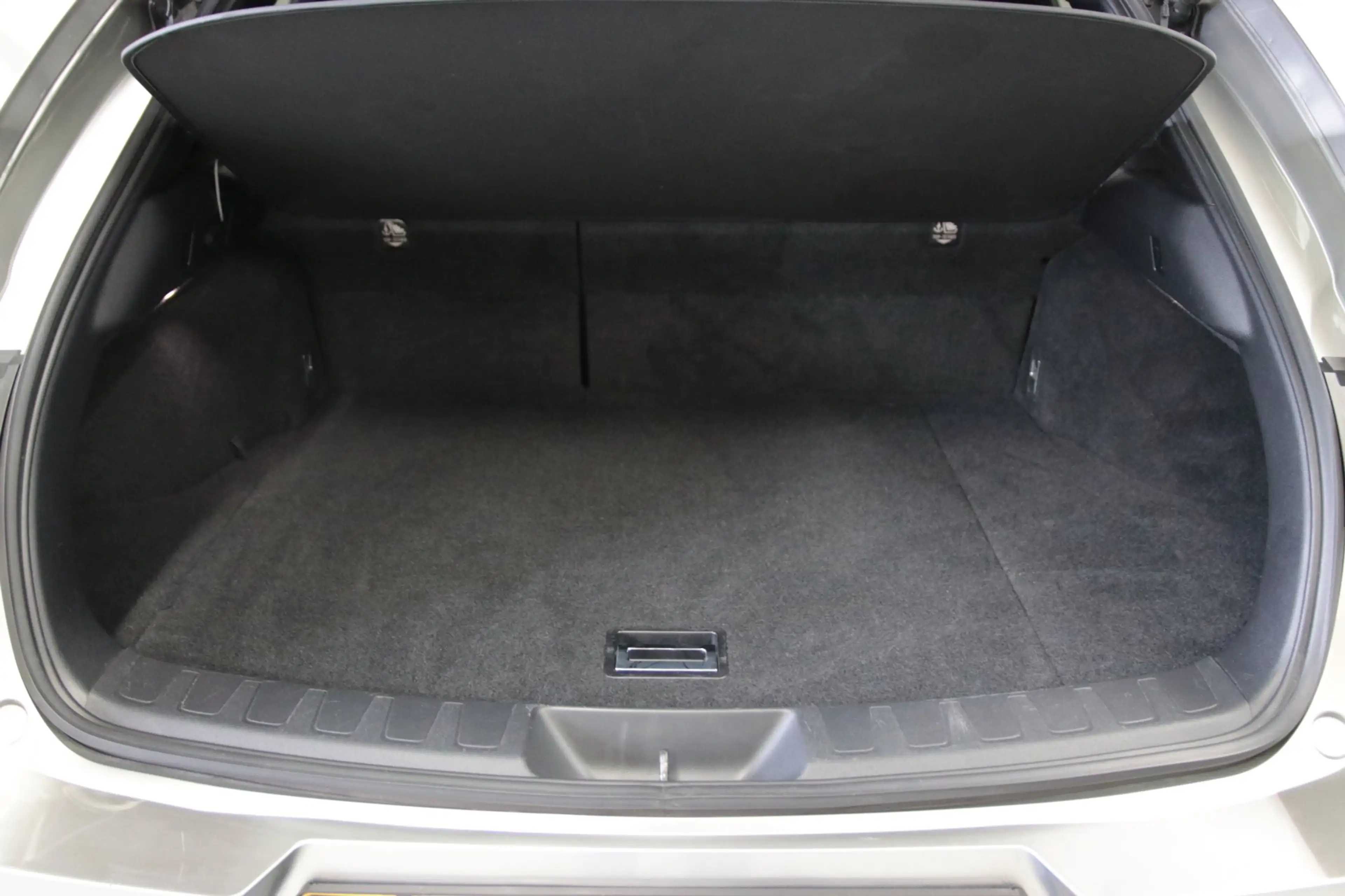 Lexus UX 250h AWD Executive Line — photo 28