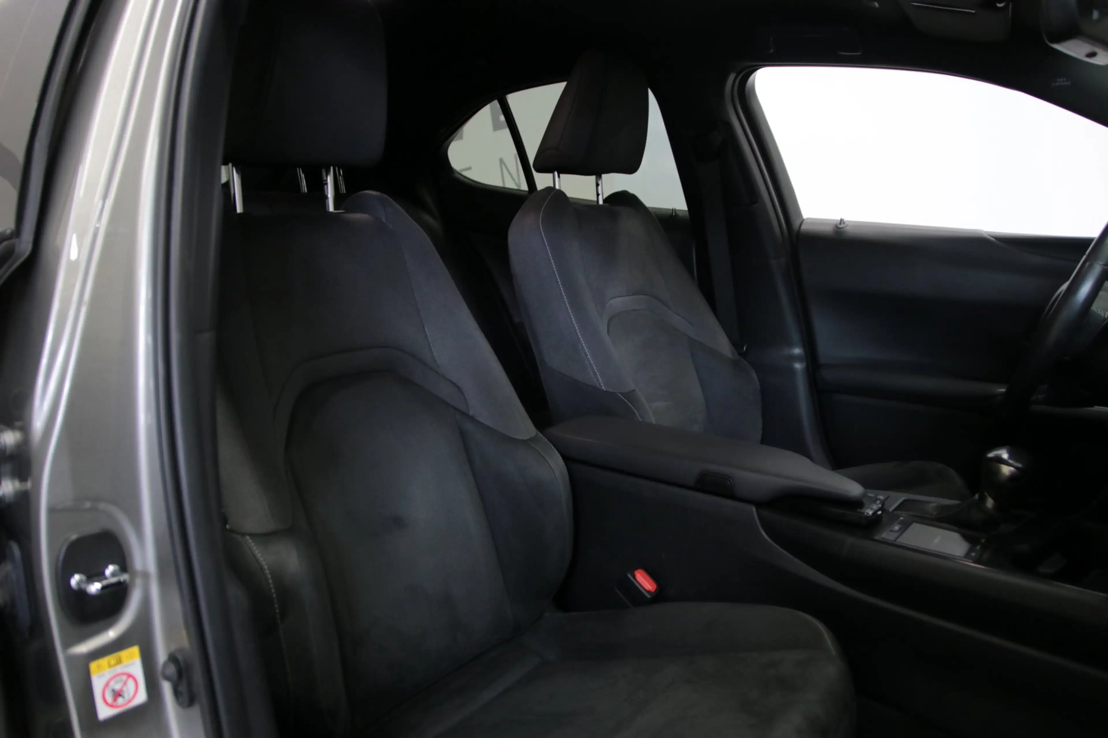 Lexus UX 250h AWD Executive Line — photo 6