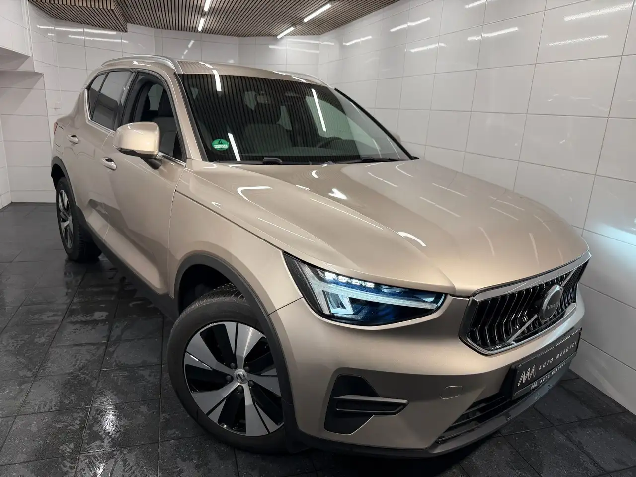 Volvo XC40 Plus Bright 2.0 Geartronic/BLIS/Pilot/Cam, миниатюра 3
