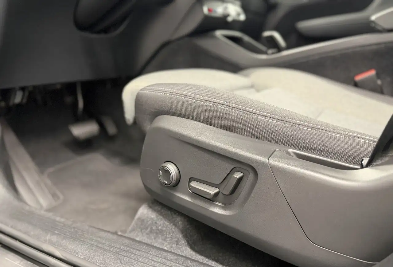 Volvo XC40 Plus Bright 2.0 Geartronic/BLIS/Pilot/Cam, миниатюра 19