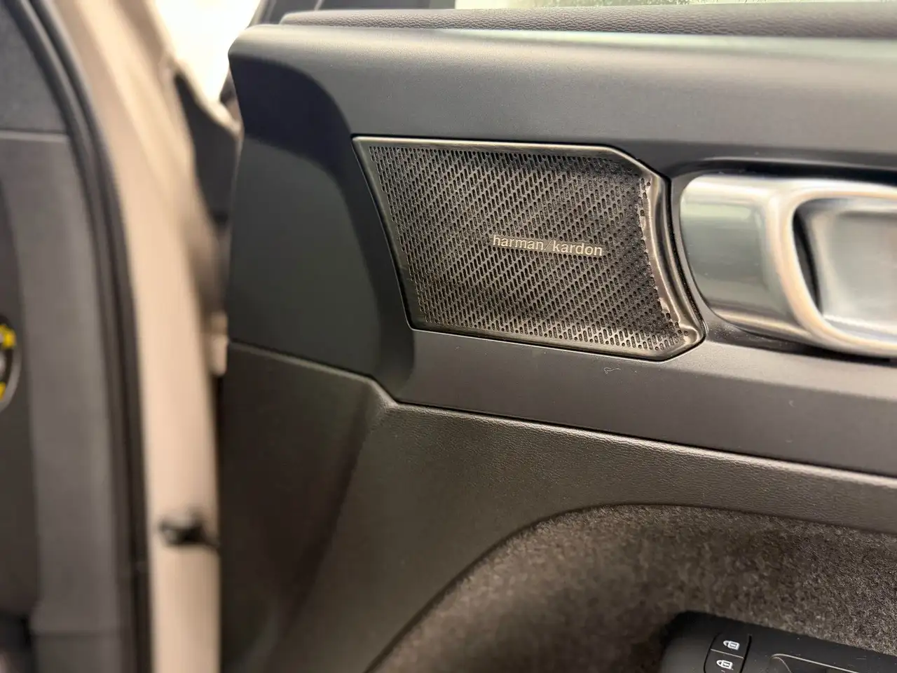 Volvo XC40 Plus Bright 2.0 Geartronic/BLIS/Pilot/Cam, миниатюра 22