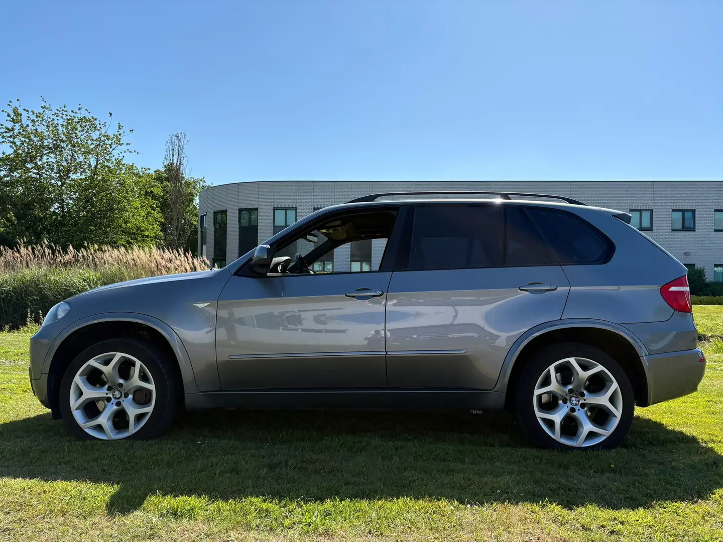 BMW X5 2007 * XDrive48i Executive * AUTOMAAT * TOP AUTO * Серый - 2