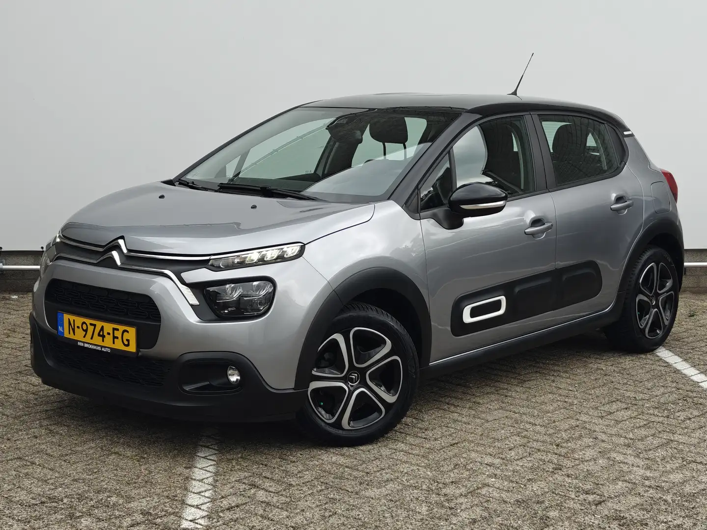 Citroen C3 1.2 PureTech Feel | Airco (automatisch) | Bluetoot Grijs - 1