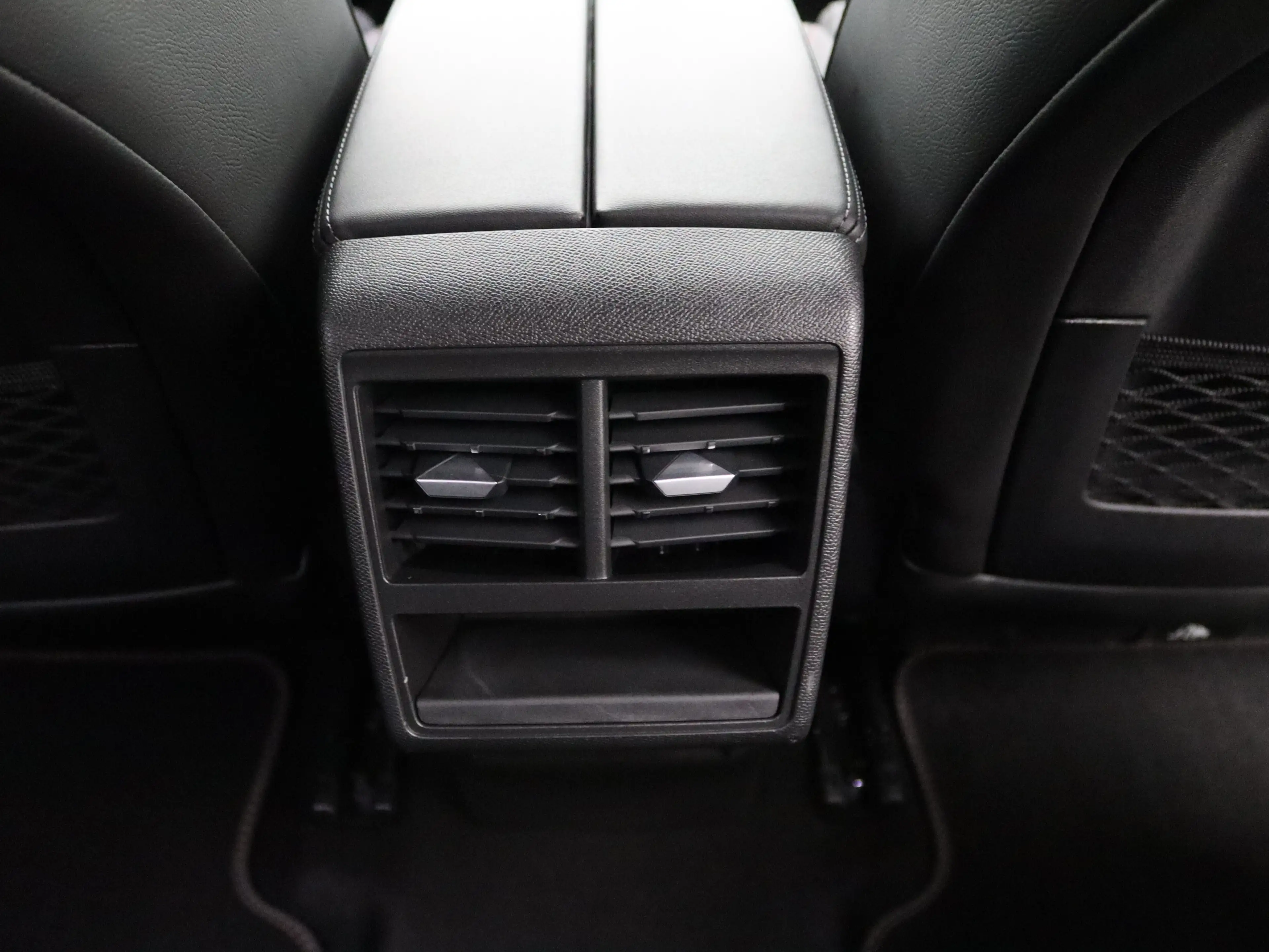 DS Automobiles DS 7 Crossback E-Tense Performance Line+ | Achterbank in delen ne — photo 34