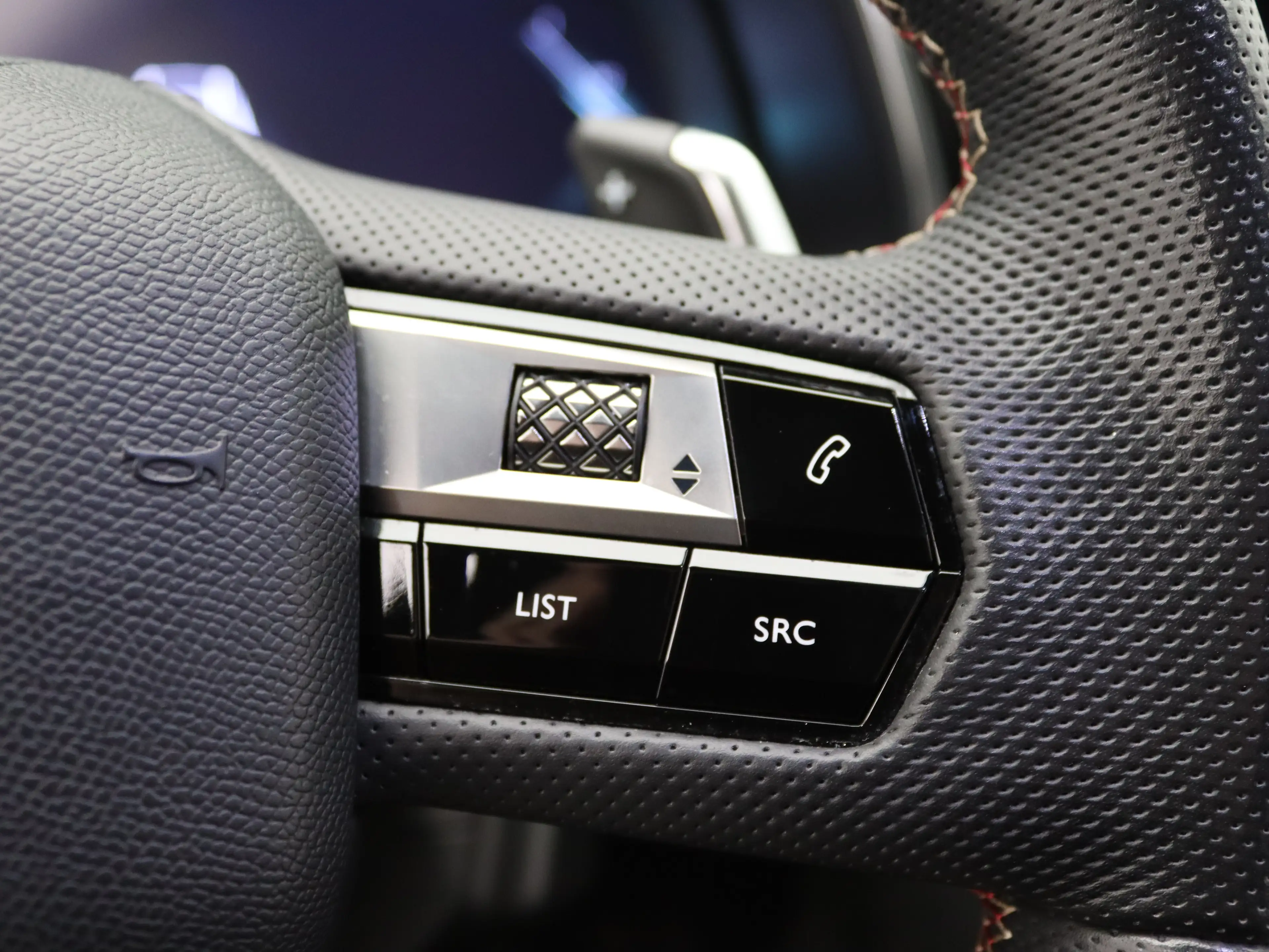 DS Automobiles DS 7 Crossback E-Tense Performance Line+ | Achterbank in delen ne — photo 26