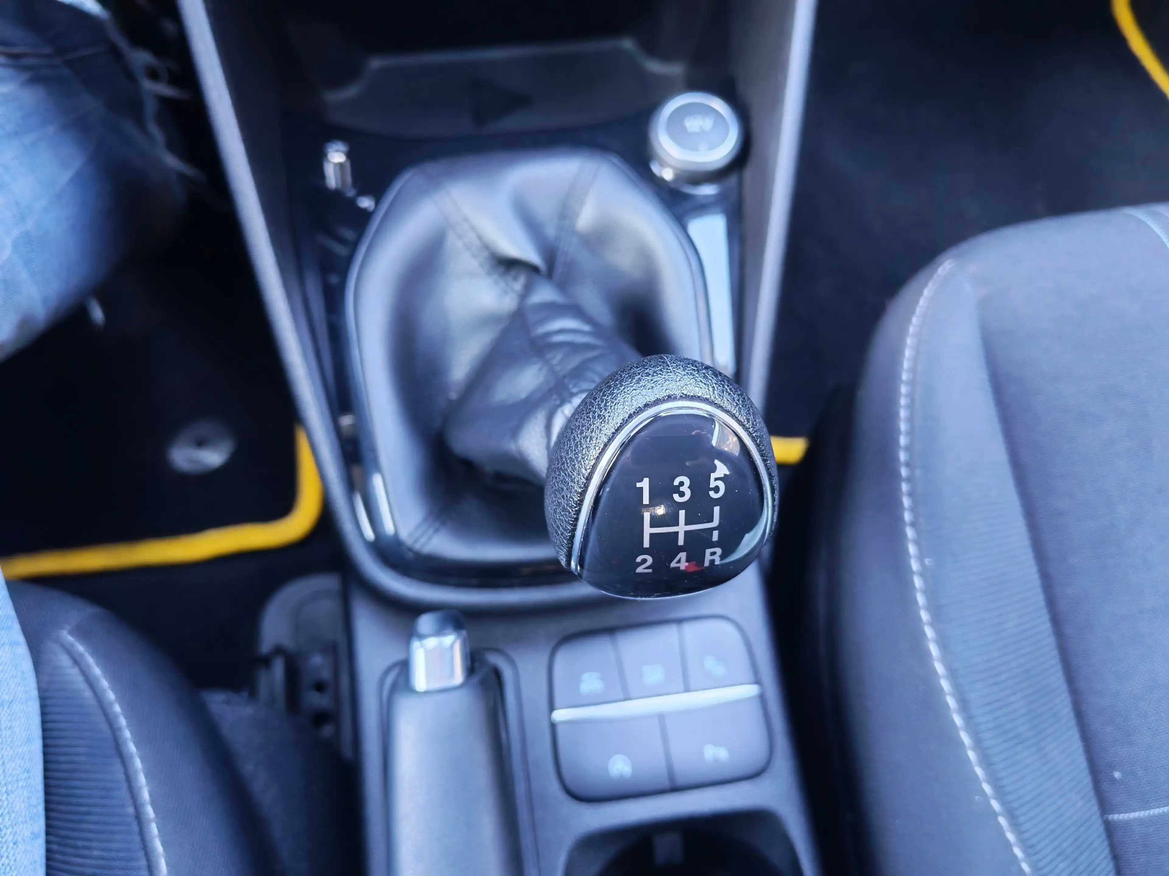 Ford Fiesta Fiesta 5-Türer 1.1 COOL — photo 6