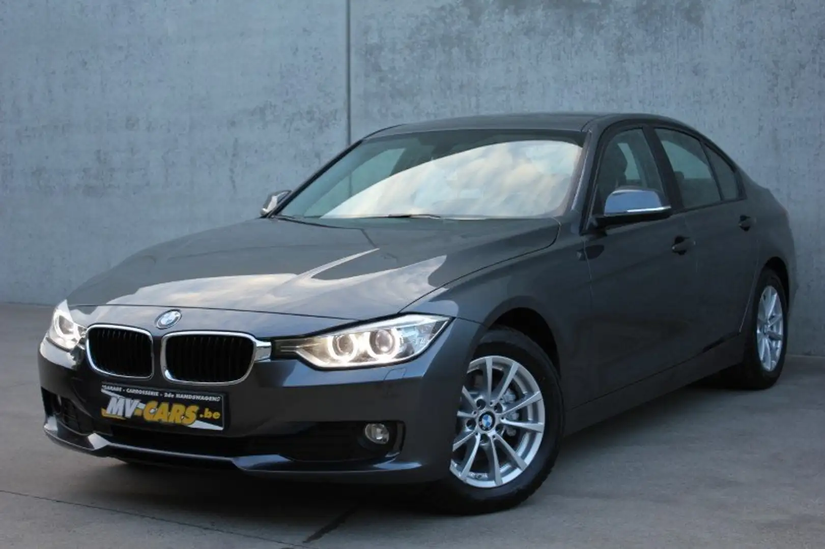 BMW 316 BMW 316i/Navi/Multistuur/cruise control... Gris - 2