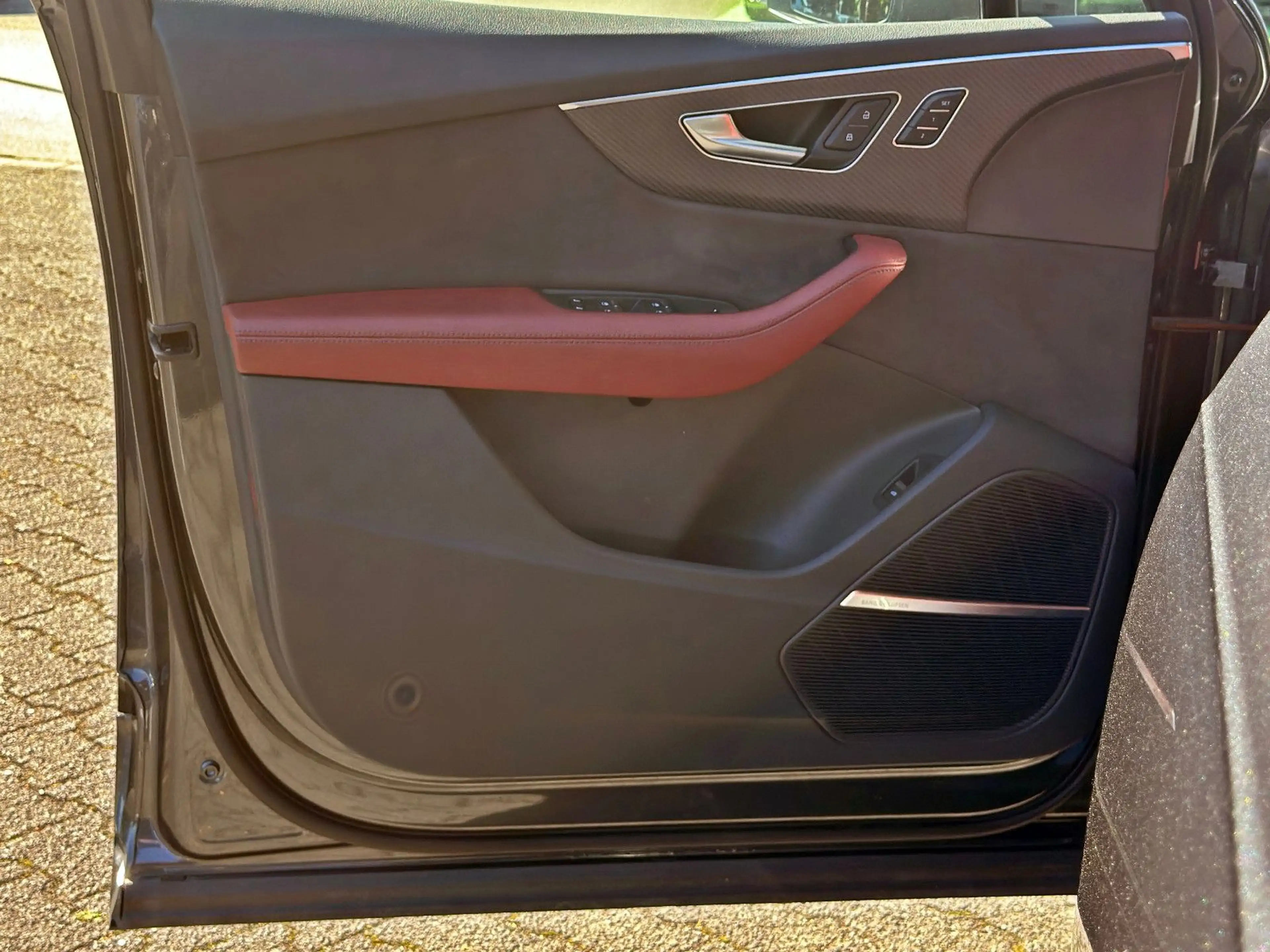 Audi SQ7 TFSI BLACK PANO HUD 7-SITZER AHK B&O — photo 7