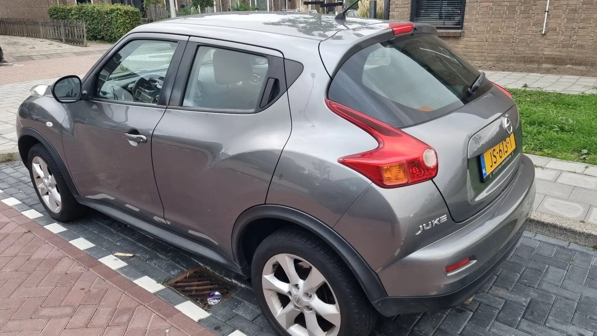 Nissan Juke 1.6 Acenta Grijs - 2