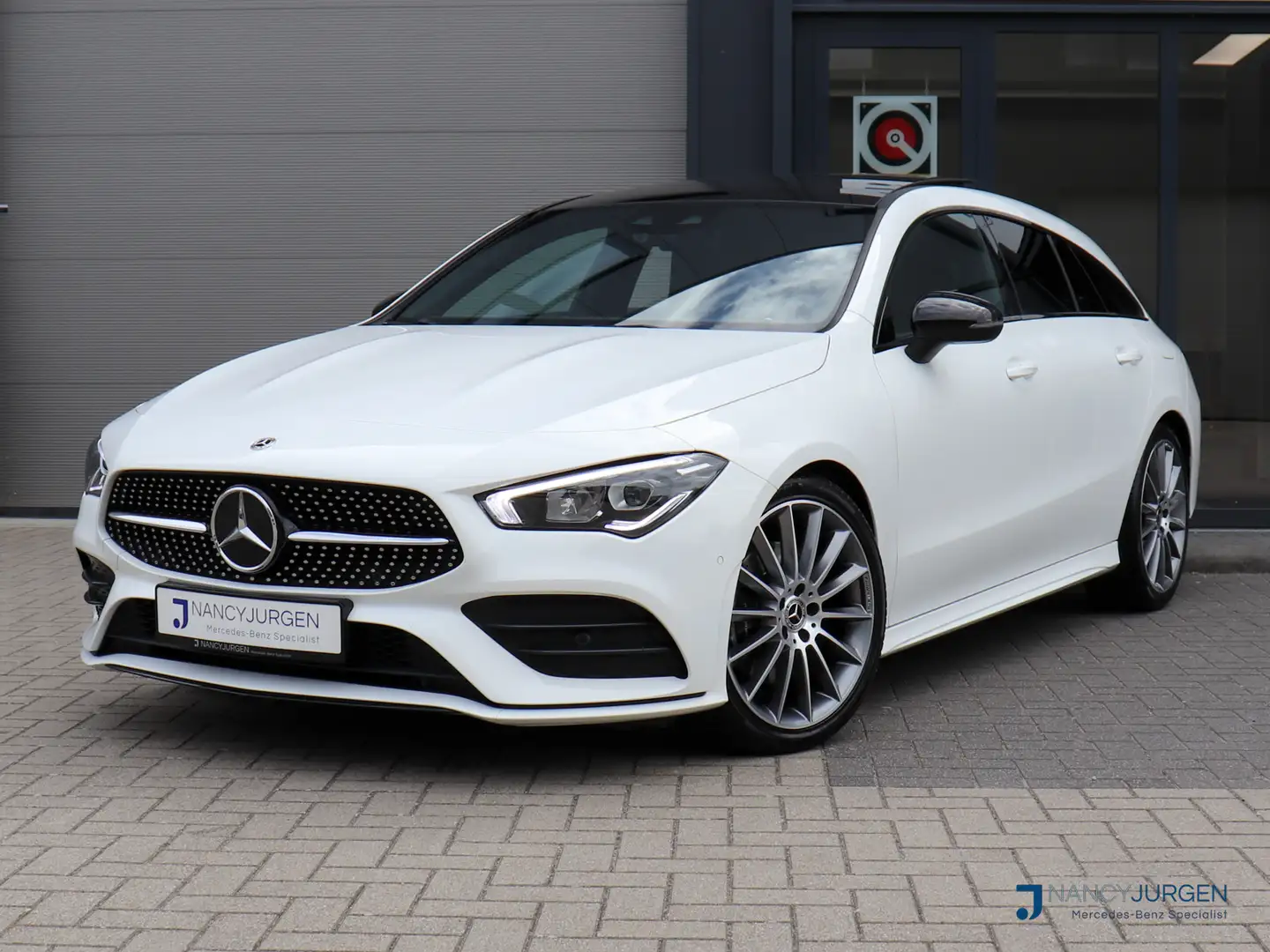 Mercedes-Benz CLA 200 Shooting Brake Business | AMG | Night | Pano | MBU Wit - 1