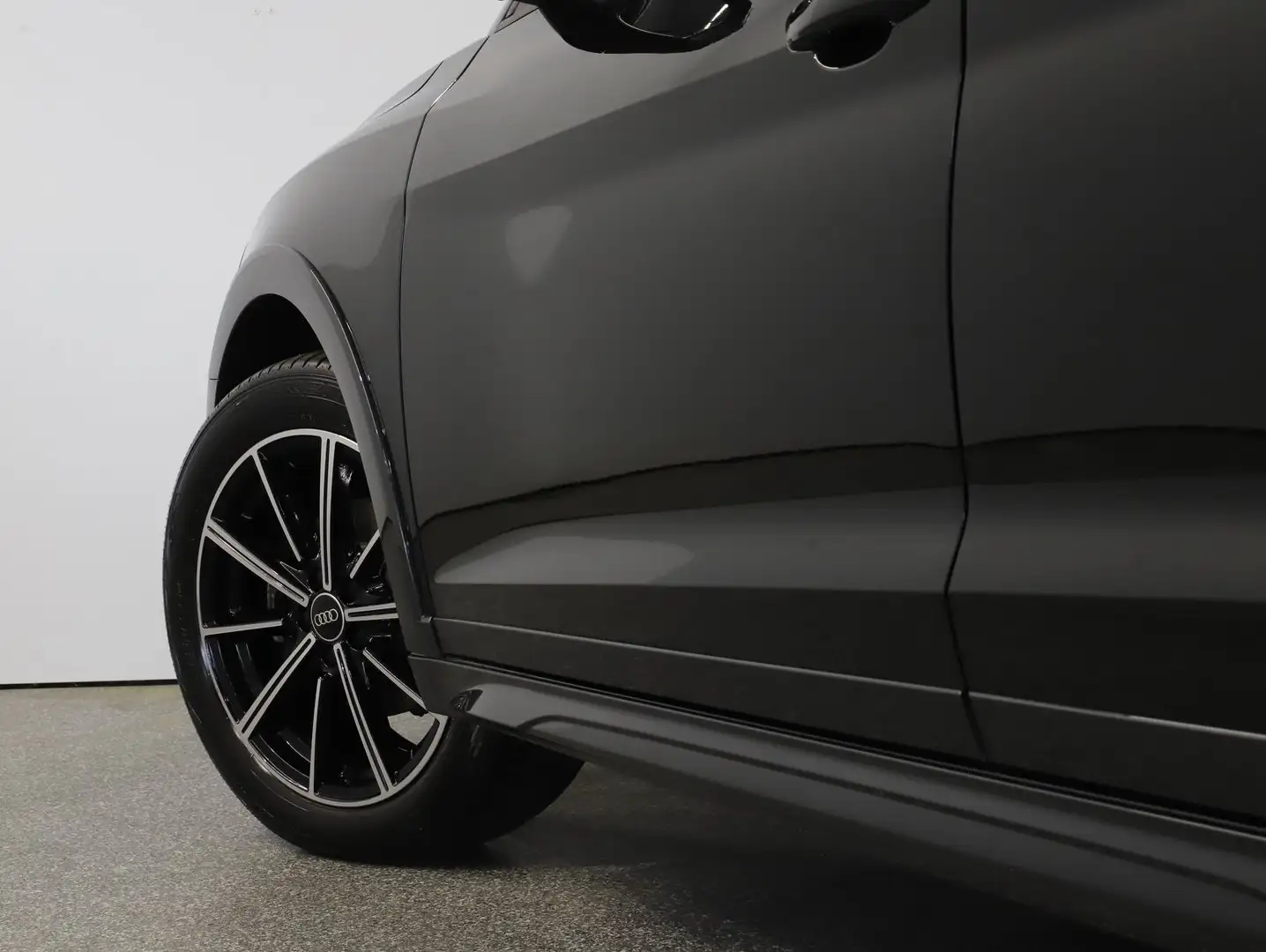 Audi A1 35 TFSI intense Schwarz - 2