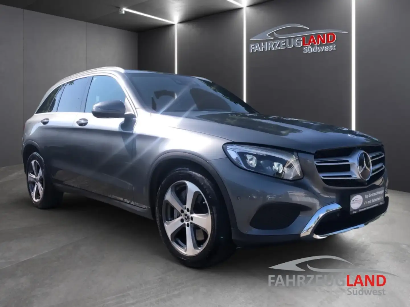 Mercedes-Benz GLC 350 d 4Matic AIRMATIC AMG Distronic Navi Keyless HLB r Szürke - 2