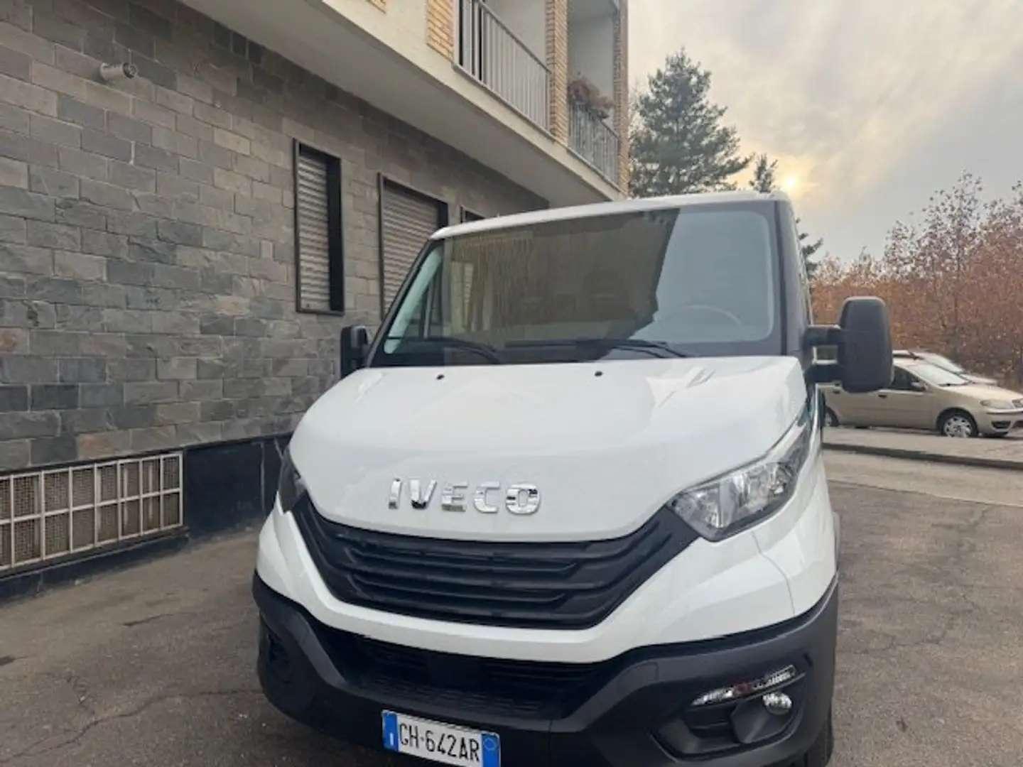 Iveco Daily ANNO 2022 BENZINA METANO euro 6e bijela - 2