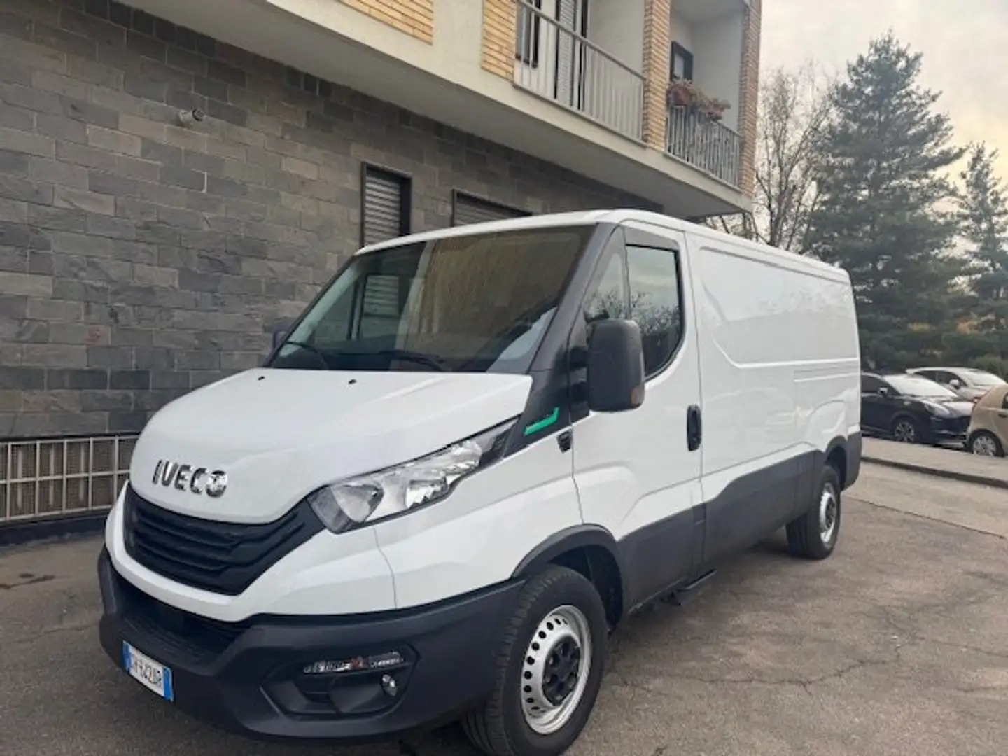 Iveco Daily ANNO 2022 BENZINA METANO euro 6e bijela - 1