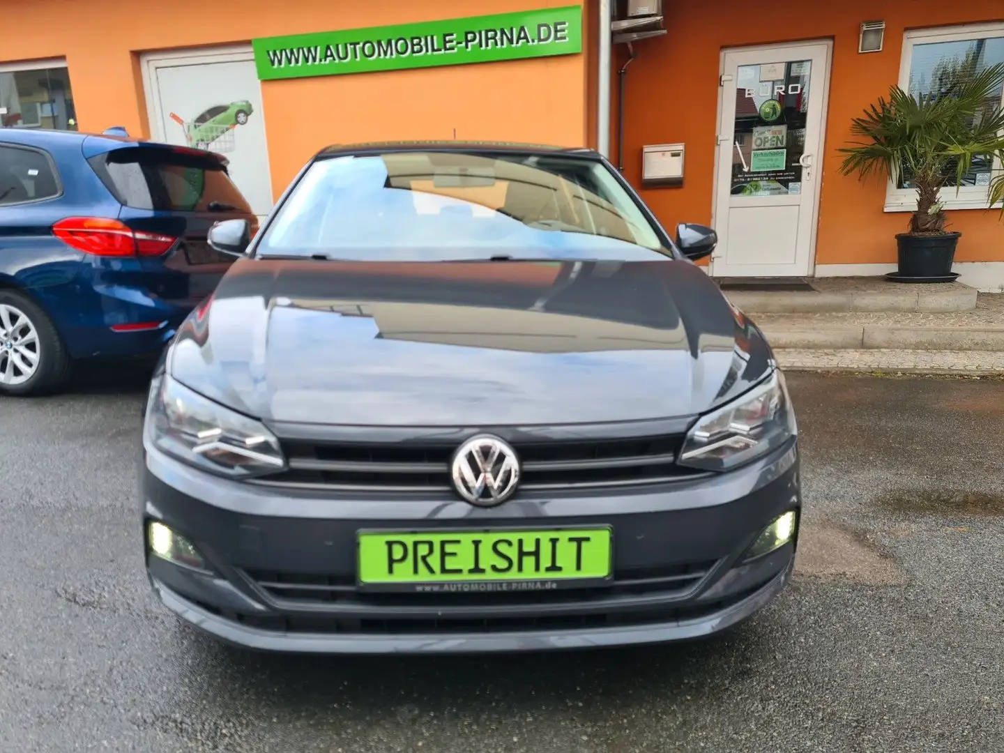 Volkswagen Polo VI Trendli.1.0 (80PS) KLIMA/2xPDC/Bluetooth Gris - 2