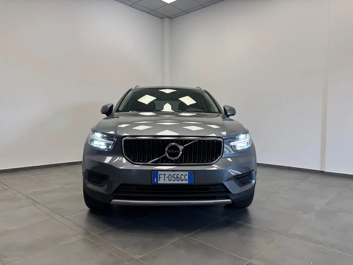 Volvo XC40 XC40 2.0 d3 R-design geartronic Grau - 2