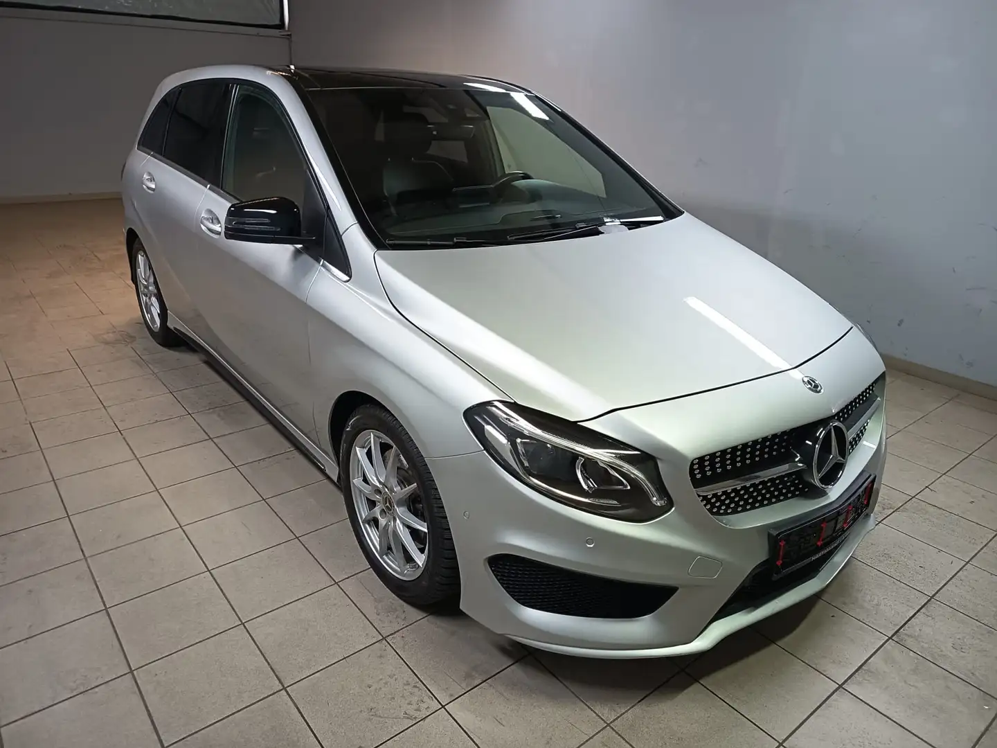 Mercedes-Benz B 250 B 250 AMG Line Gris - 2