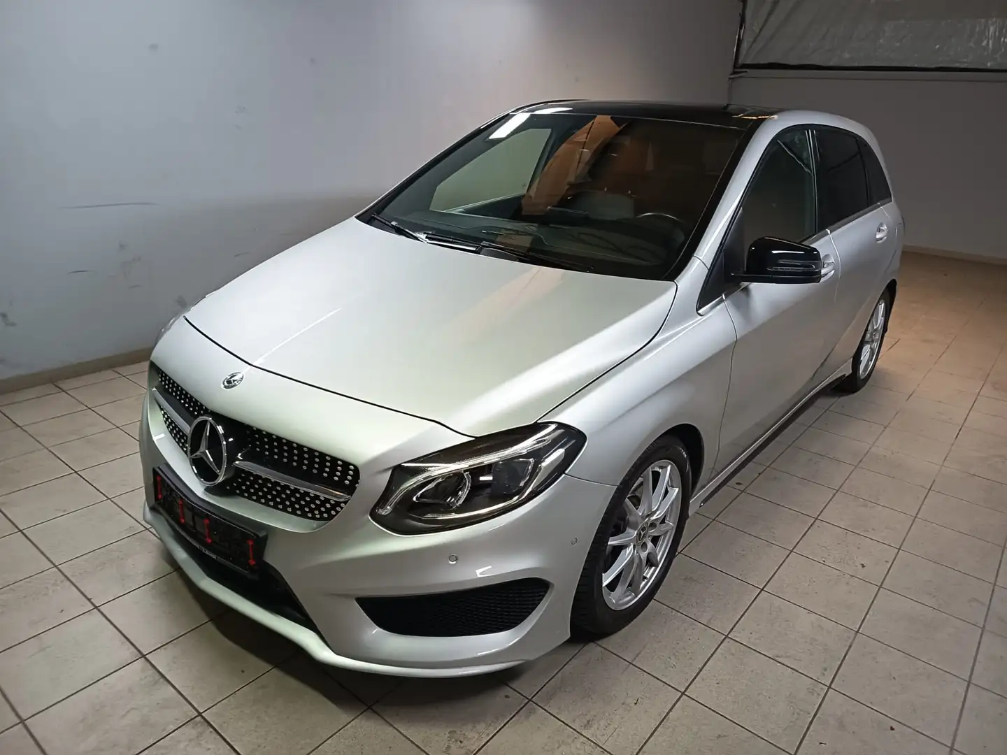 Mercedes-Benz B 250 B 250 AMG Line Gris - 1