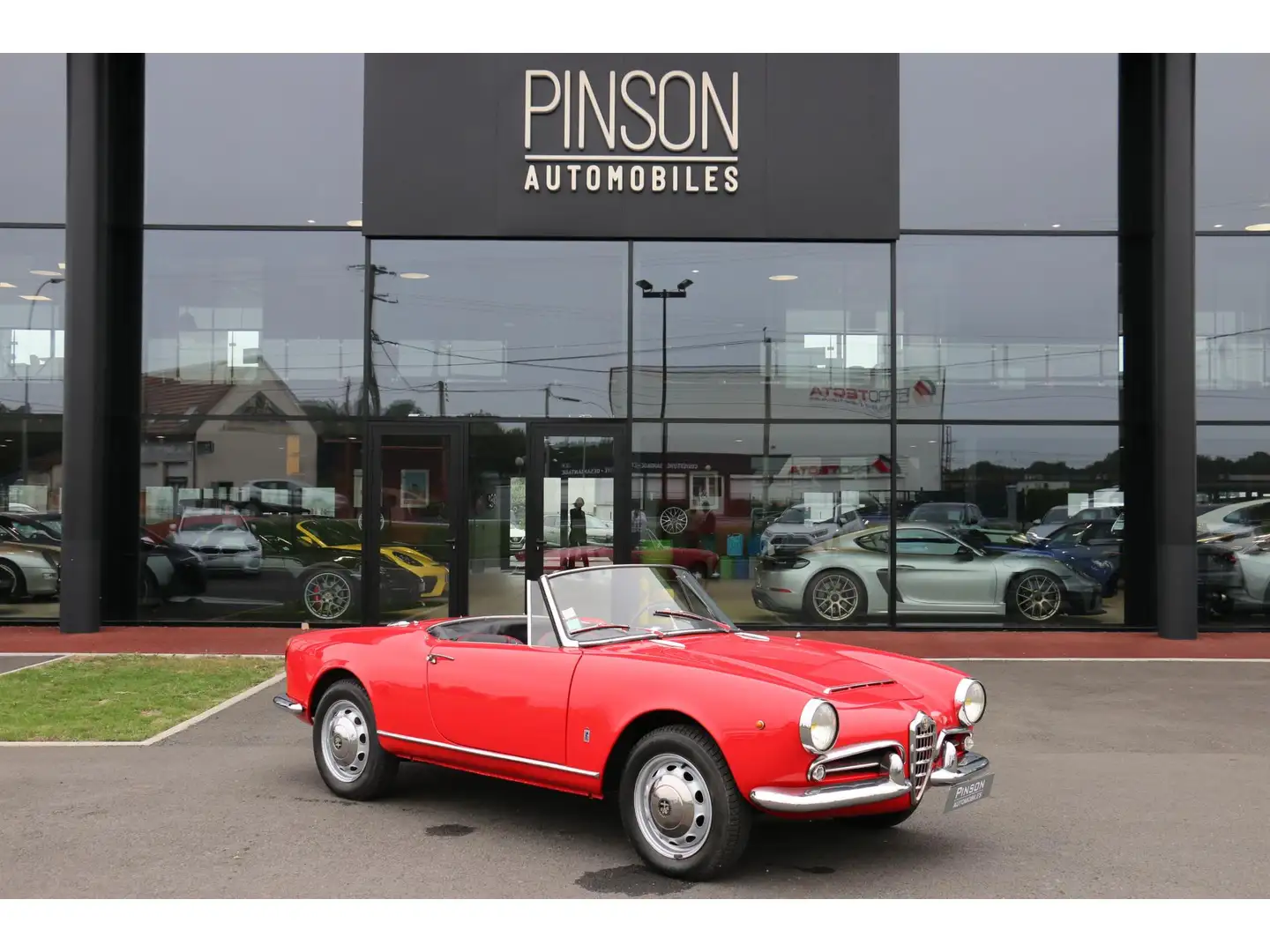 Alfa Romeo Giulia Gulia Spyder 1600 Rouge - 1