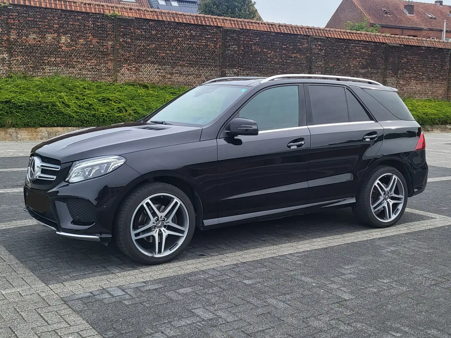 Mercedes-Benz GLE 250 GLE 250 d 4Matic 9G-TRONIC AMG Line Fekete - 1