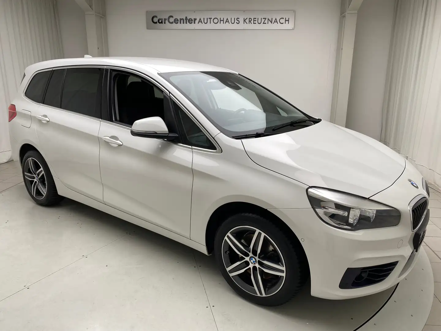 BMW 218 Baureihe 2 Gran Tourer 218 i Sport Line AHK Weiß - 1