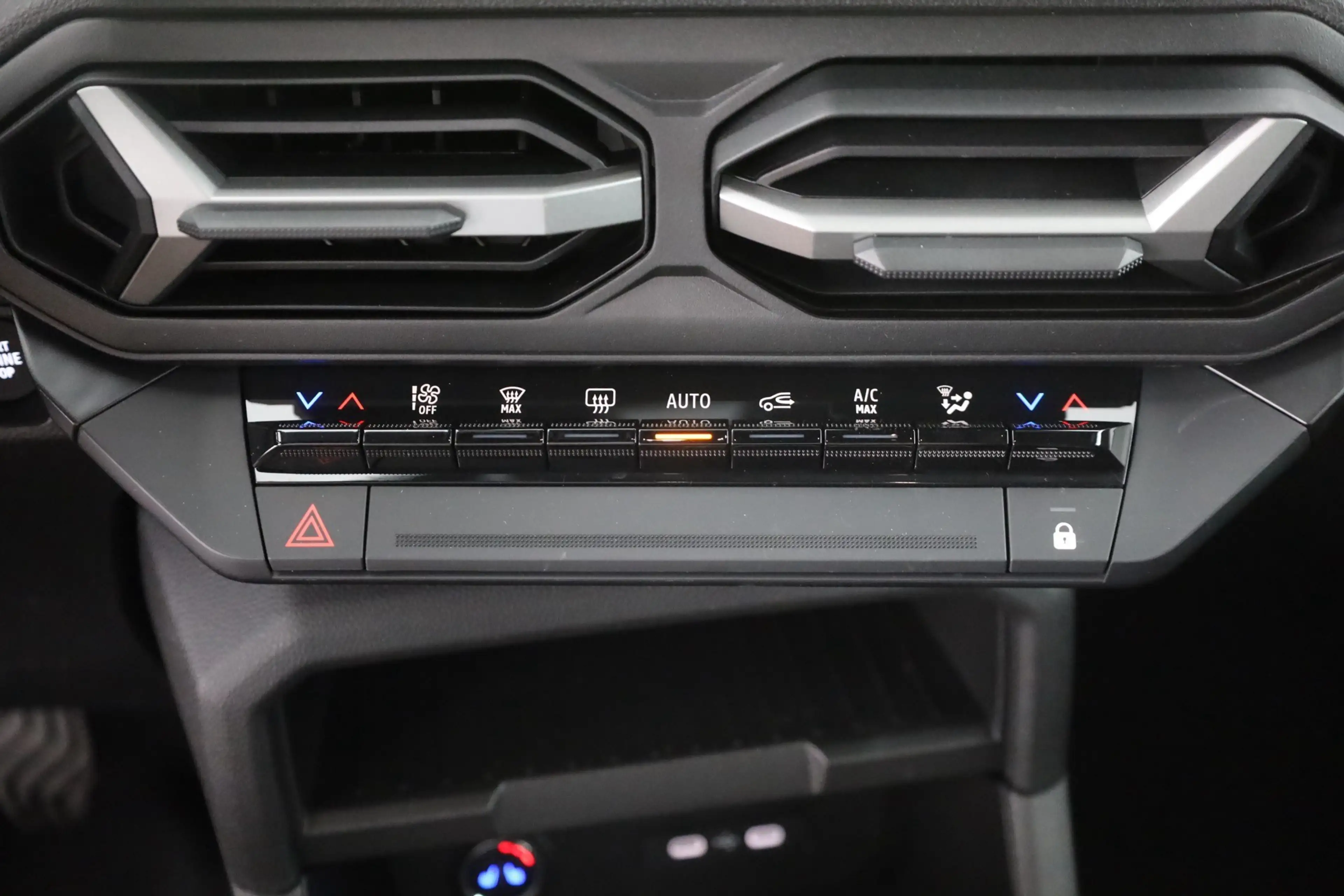 Dacia Bigster Journey 140 mHev LED Navi 360° — photo 12