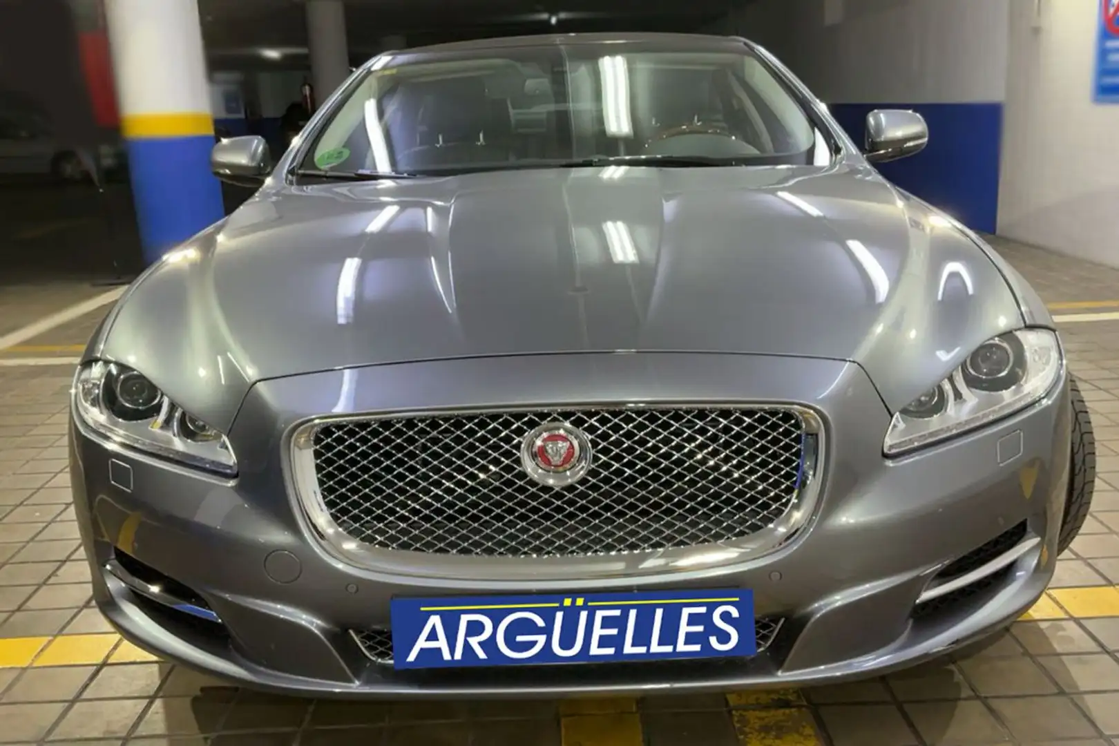 Jaguar XJ 3.0L SC Premium Luxury AWD Gris - 2