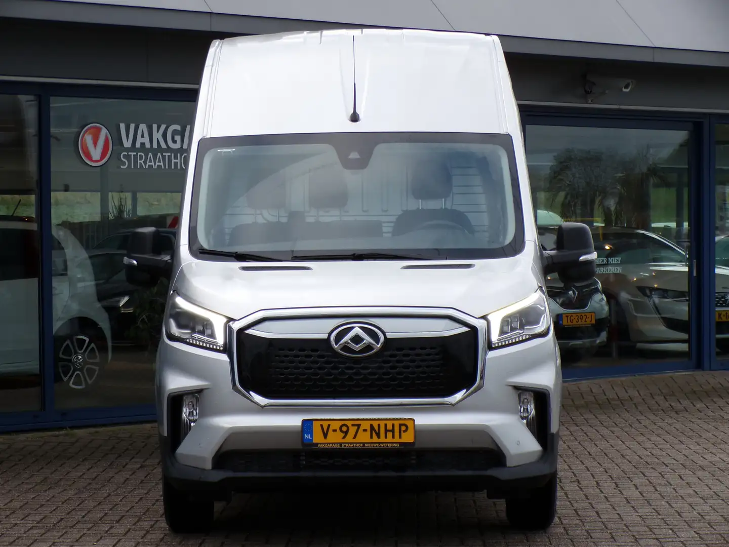 Maxus eDeliver 9 L3H3 77 kWh, Carplay + Android auto / Keyless / Se Gris - 2