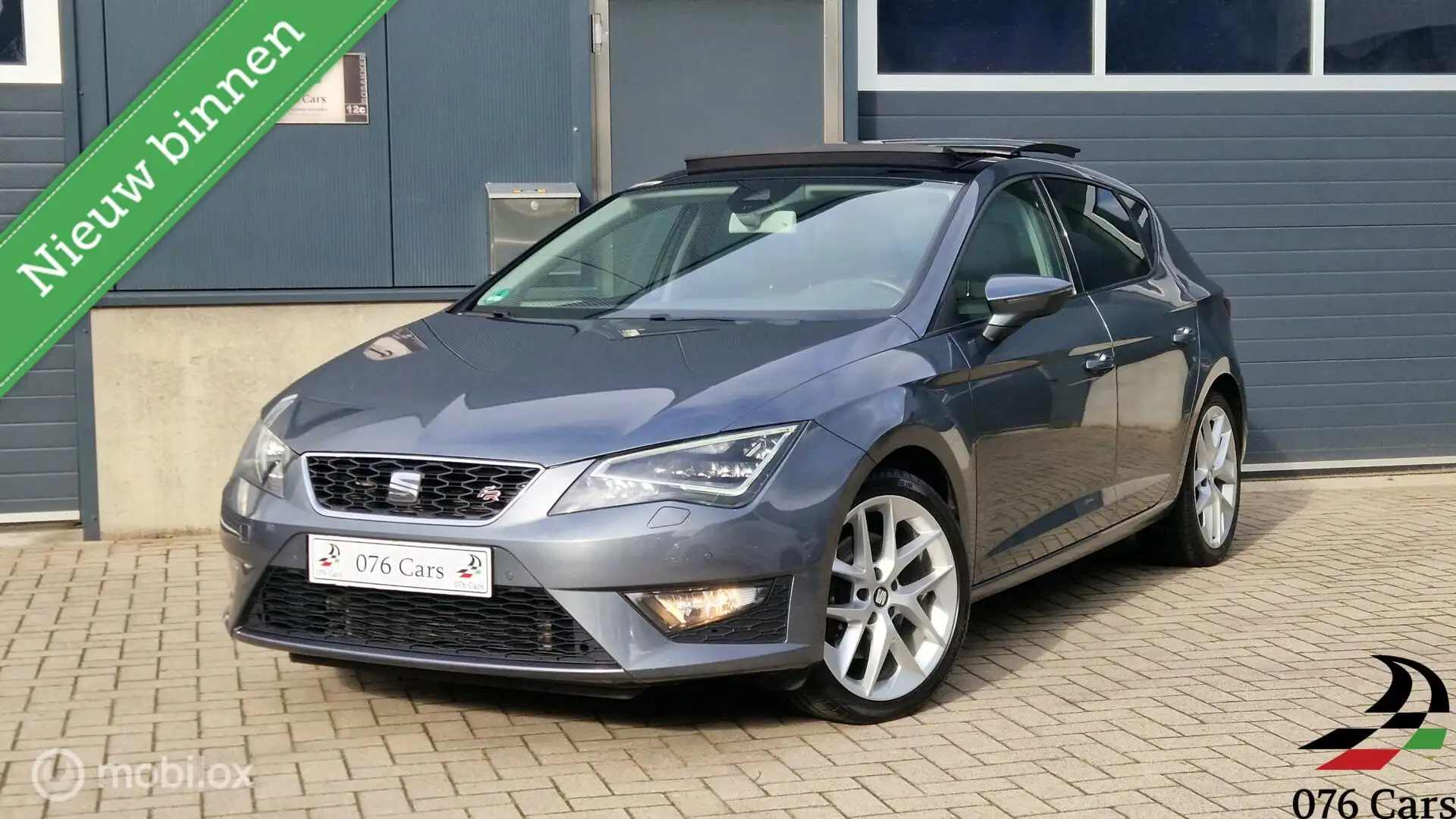 SEAT Leon 1.8 TSI FR / VOL LEDER / SEAT SOUND / PANORAMADAK Grijs - 1