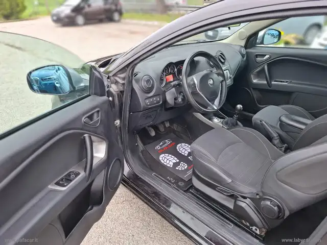 Alfa Romeo MiTo view 6