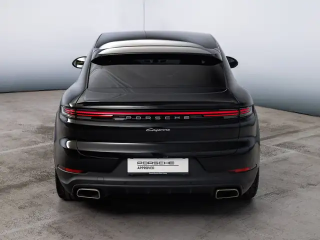 Porsche Cayenne view 11