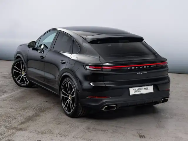 Porsche Cayenne view 3